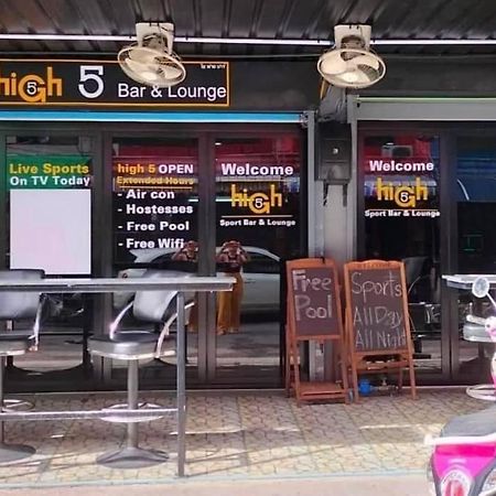 High5 Guesthouse Pattaya Bagian luar foto