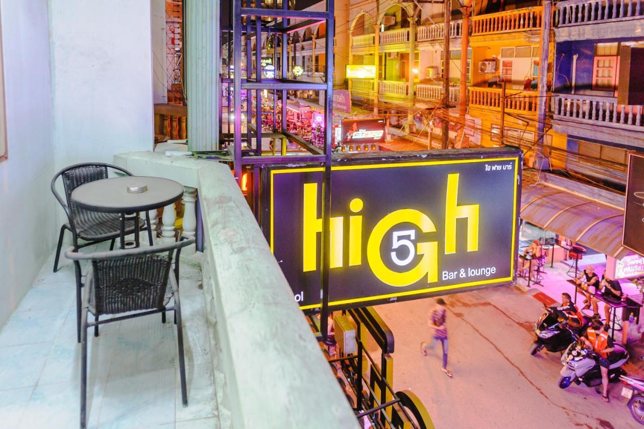 High5 Guesthouse Pattaya Bagian luar foto