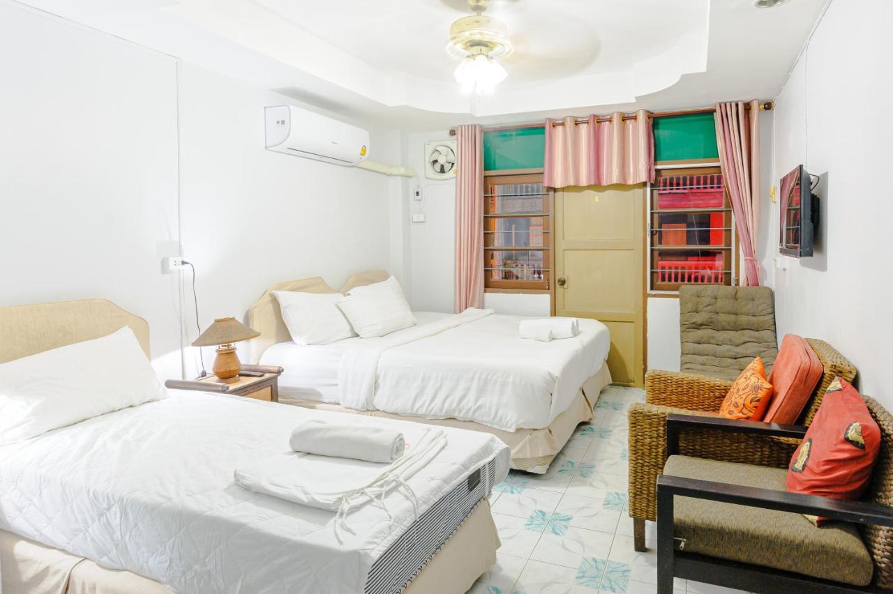 High5 Guesthouse Pattaya Bagian luar foto