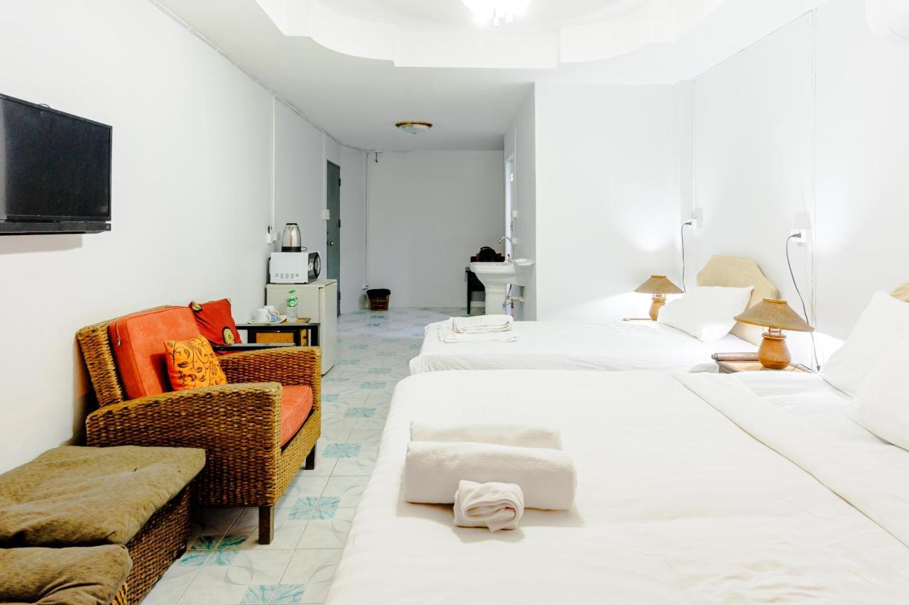 High5 Guesthouse Pattaya Bagian luar foto