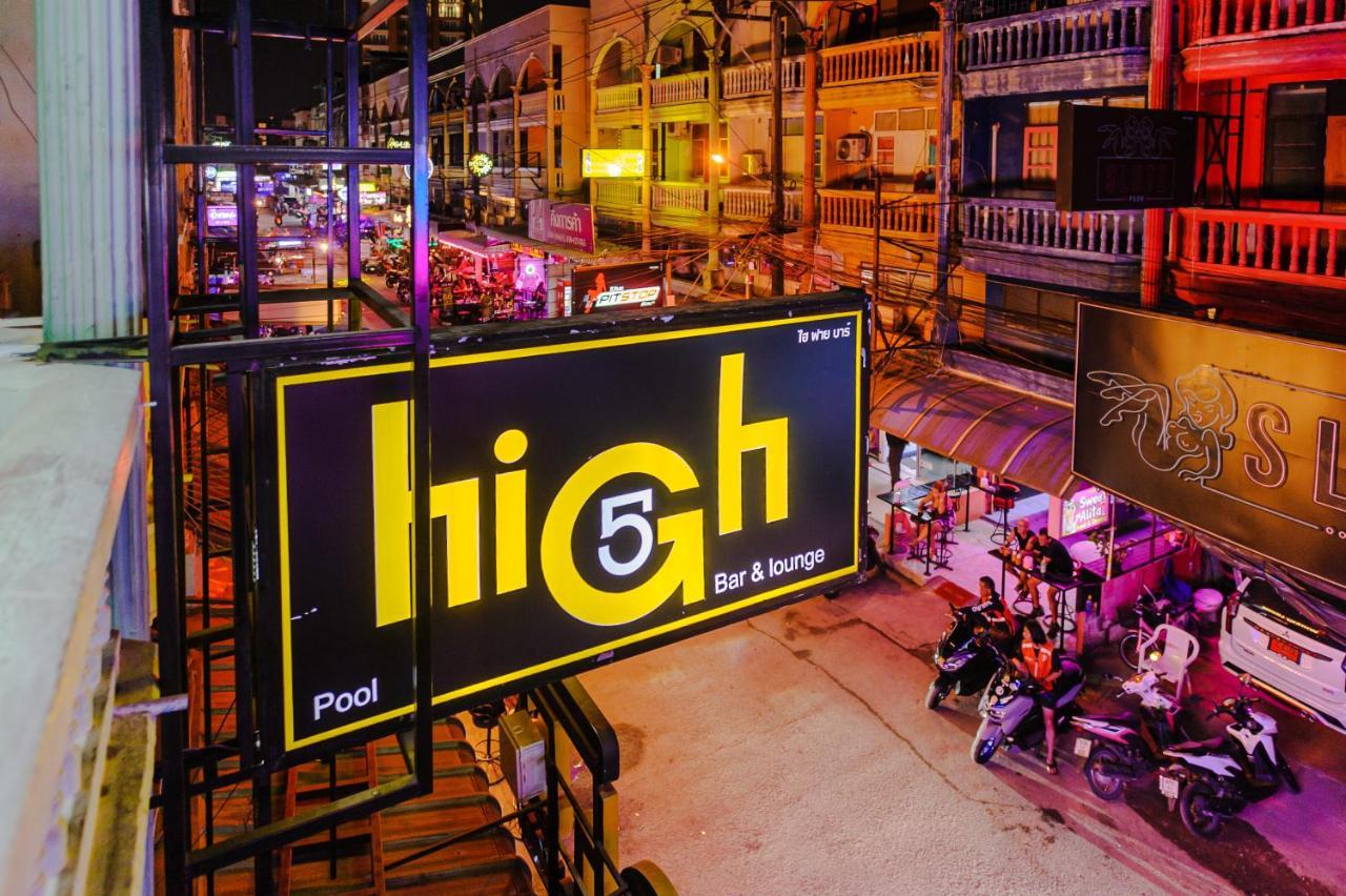 High5 Guesthouse Pattaya Bagian luar foto