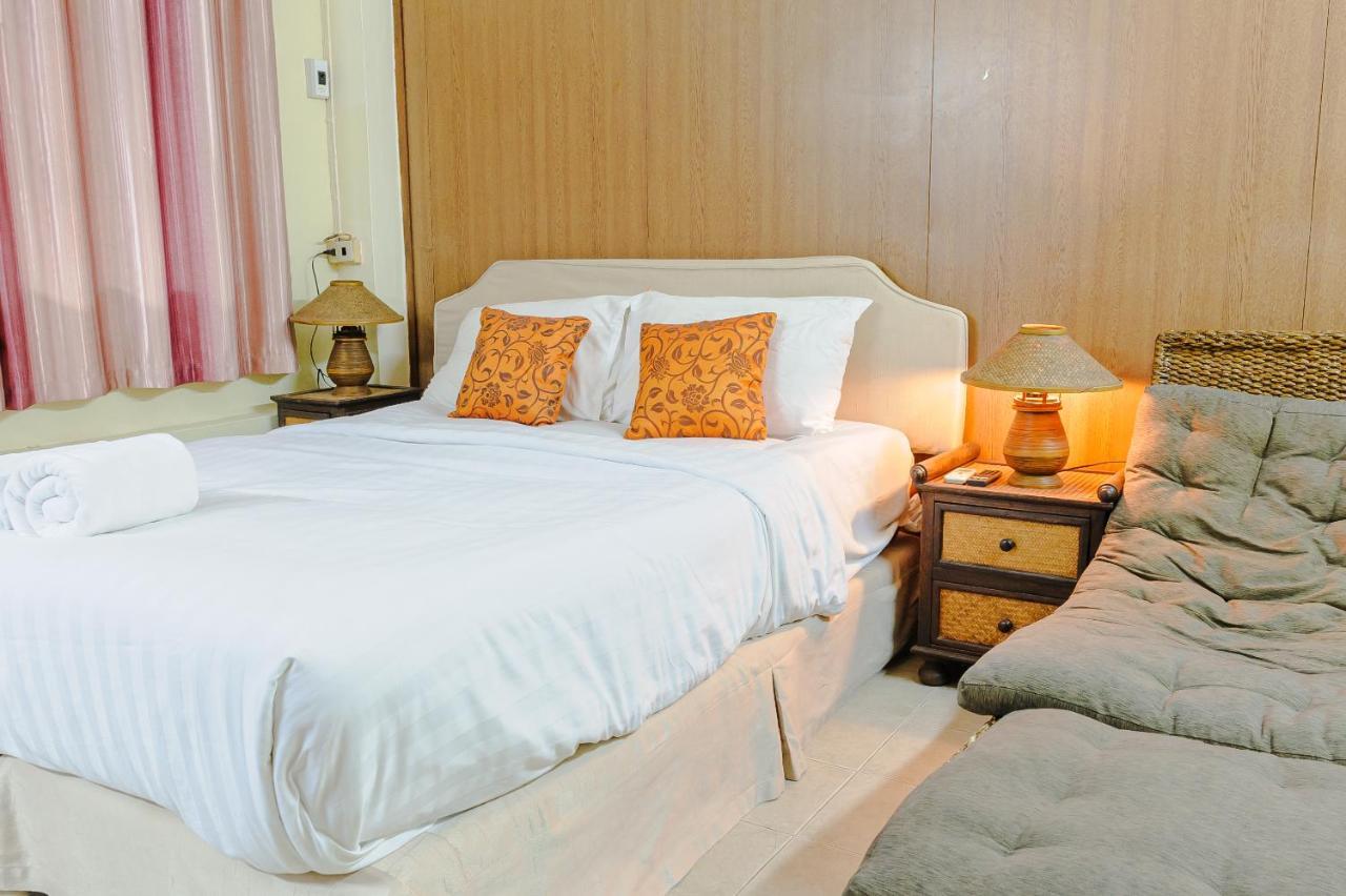 High5 Guesthouse Pattaya Bagian luar foto