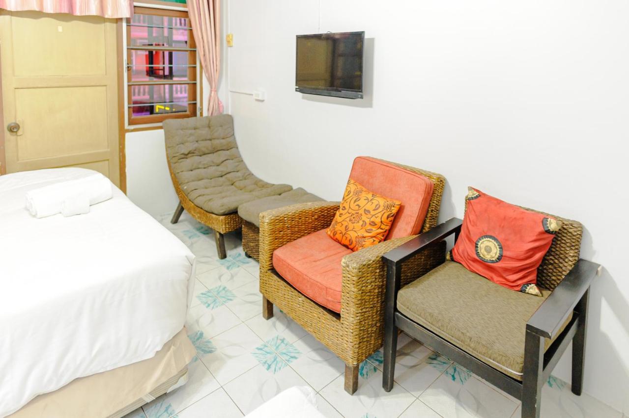 High5 Guesthouse Pattaya Bagian luar foto
