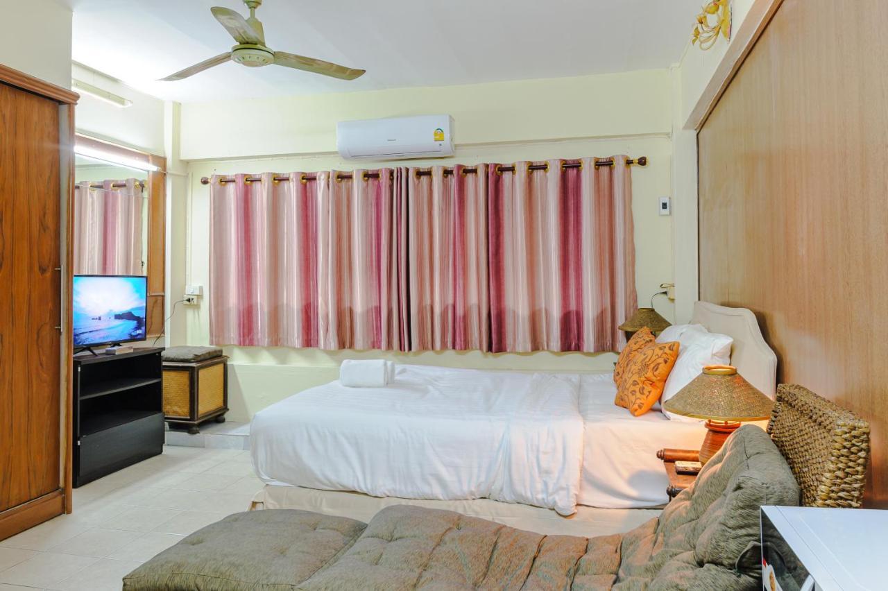 High5 Guesthouse Pattaya Bagian luar foto
