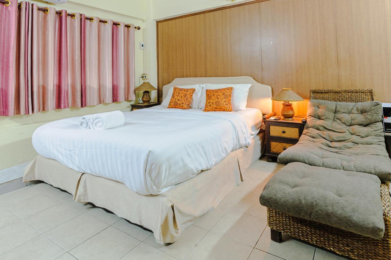 High5 Guesthouse Pattaya Bagian luar foto