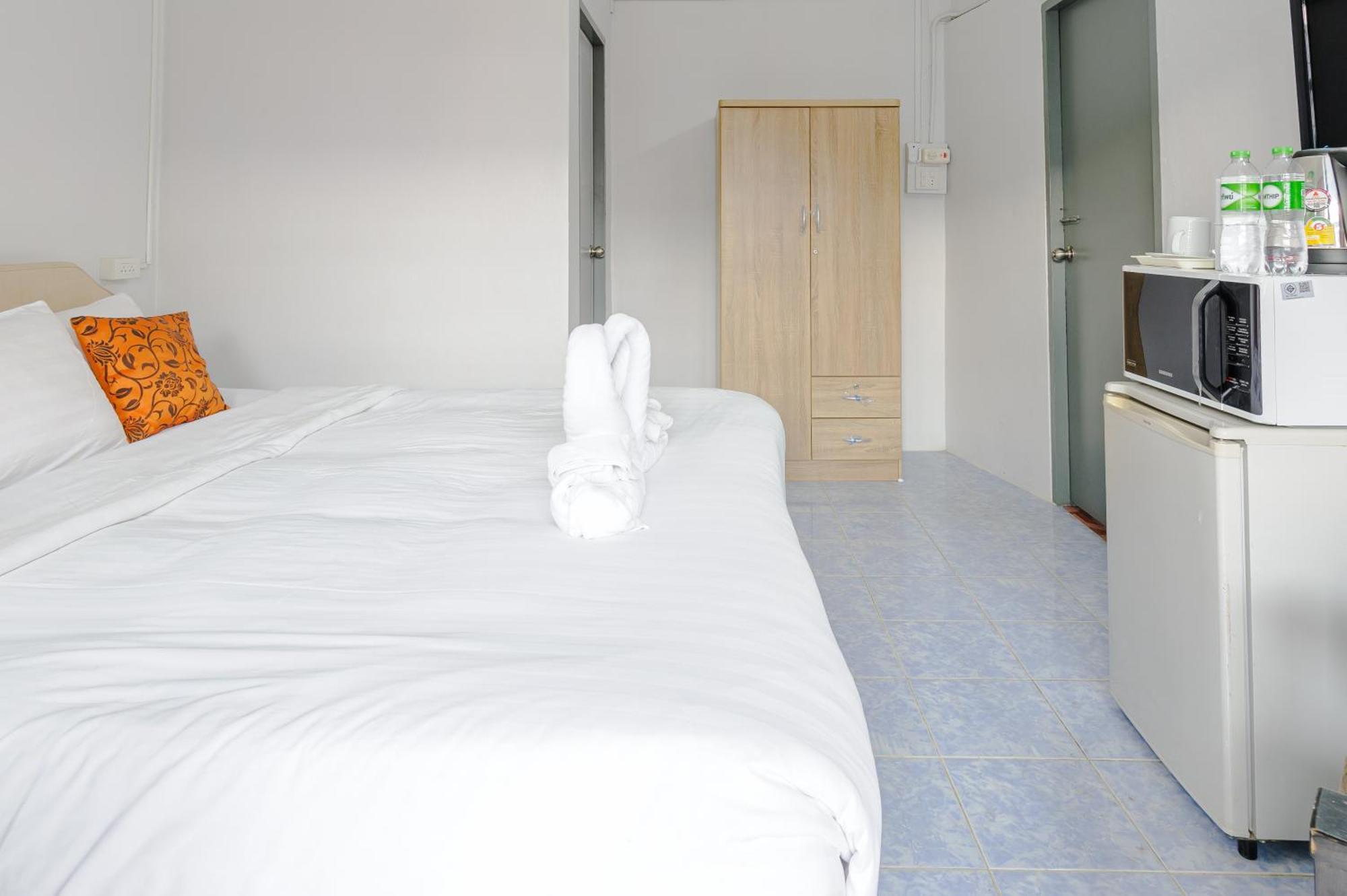 High5 Guesthouse Pattaya Bagian luar foto