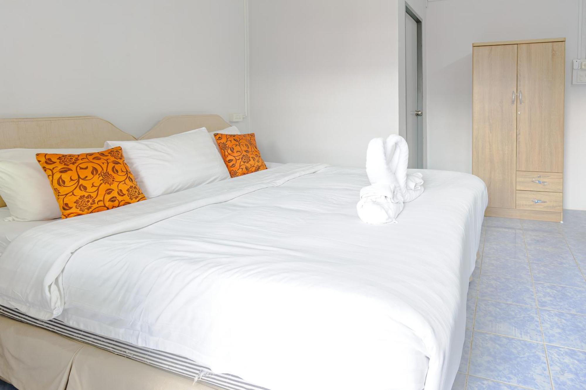 High5 Guesthouse Pattaya Bagian luar foto