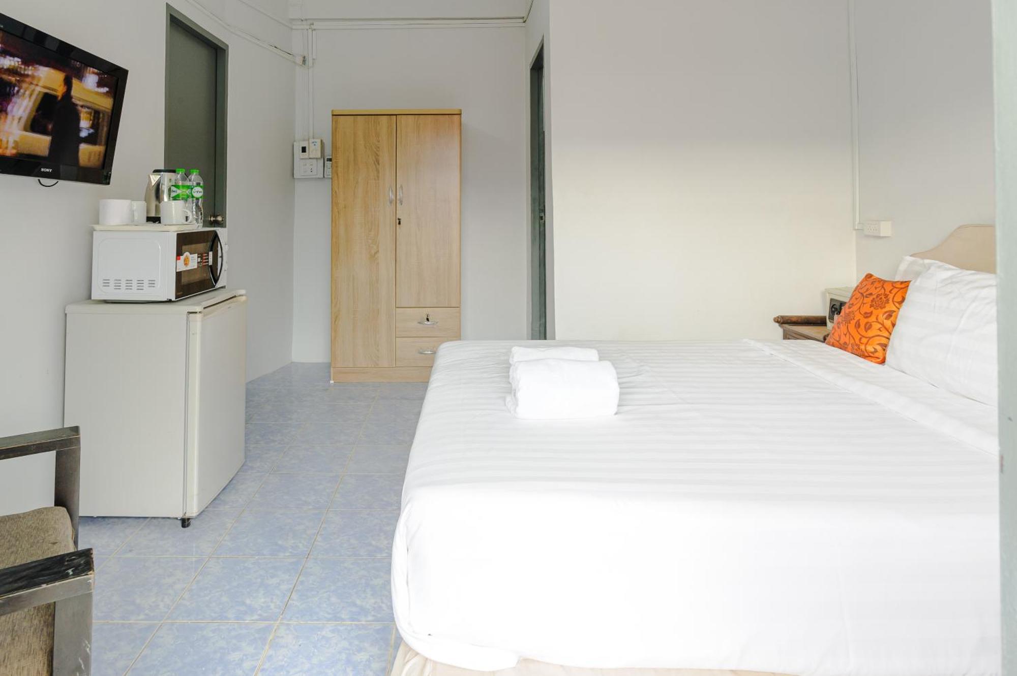 High5 Guesthouse Pattaya Bagian luar foto