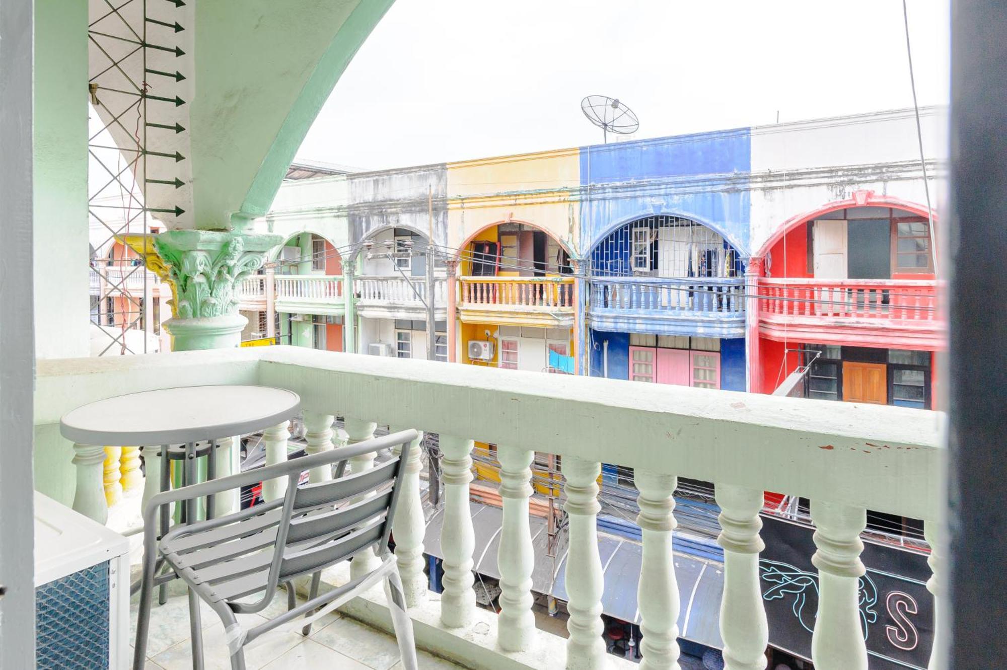 High5 Guesthouse Pattaya Bagian luar foto