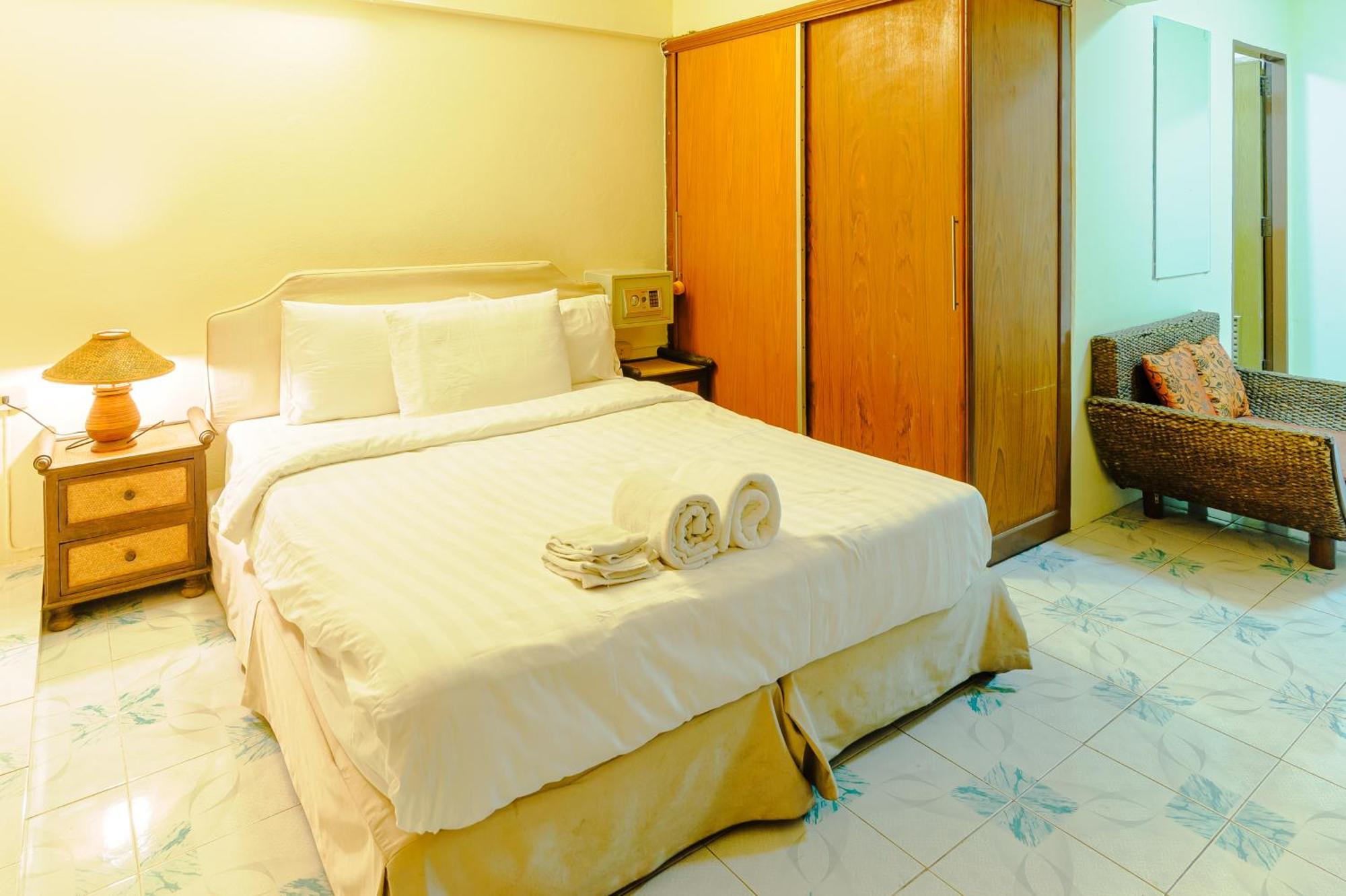 High5 Guesthouse Pattaya Bagian luar foto