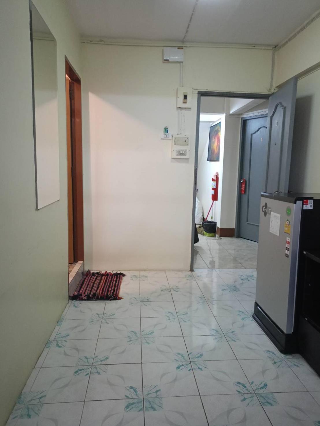 High5 Guesthouse Pattaya Bagian luar foto